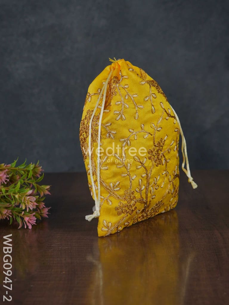 String Bag With Floral Embroidery - Wbg0947 Bags