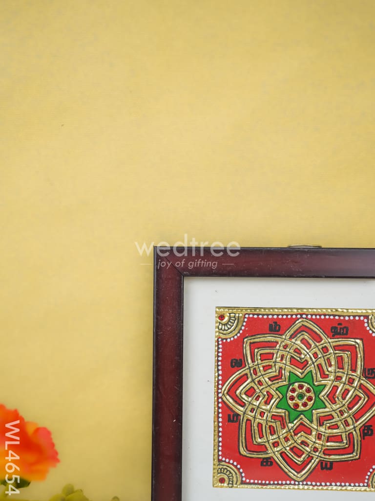 Tanjore Art Photo Frame - Kolam Design Wl4654 Painting