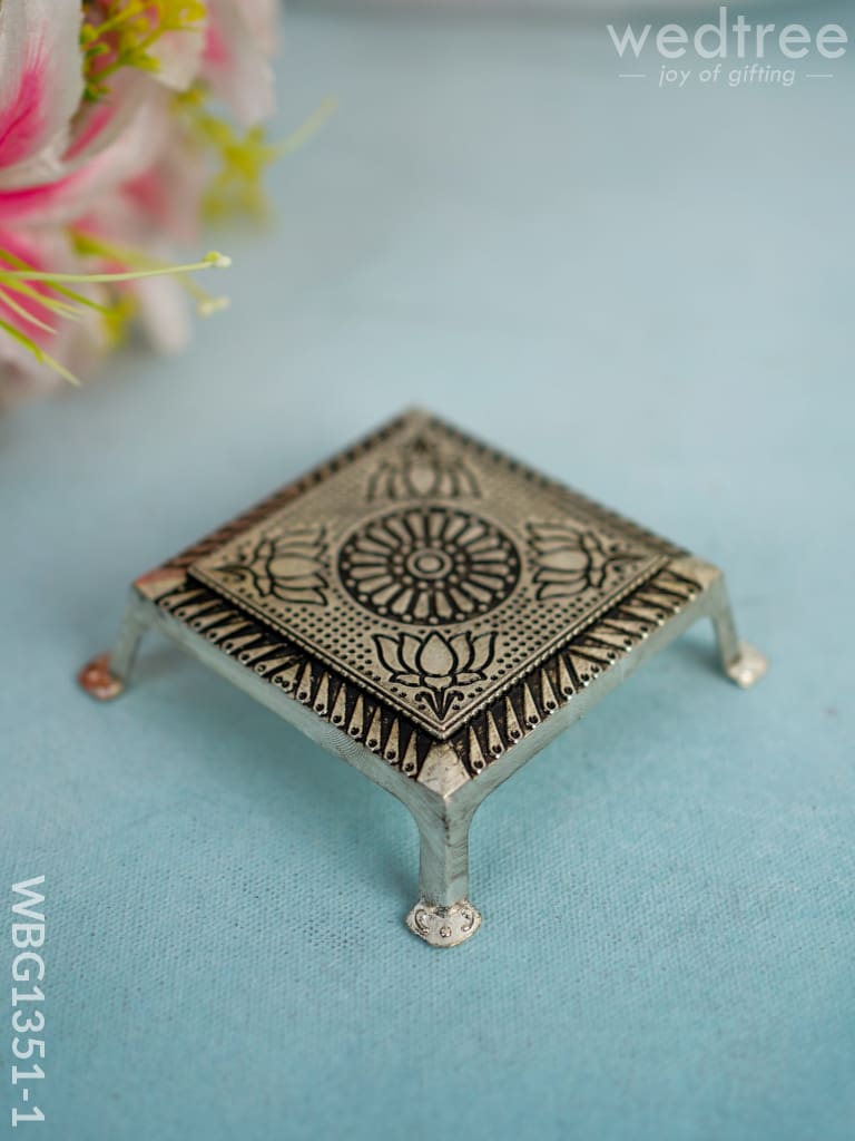 Silver Oxidized White Metal Manai (4 X 4) - Wbg1351-1 Meenakari Bajots &