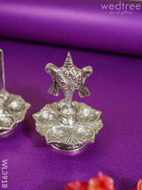 White Metal Shanku Chakra Diya - Wl3918