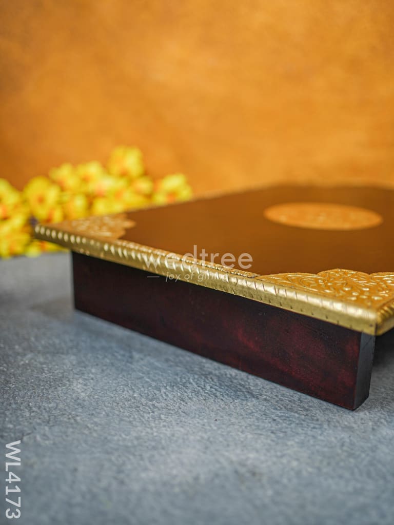 Wooden Manai With Brass Finish(20 X 15) - Wl4173