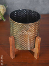 Zig Zag Design Embossed Planter With Wooden Stand - Wl3237 Planters